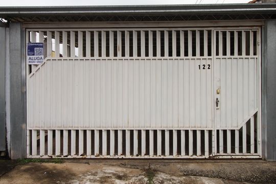 Plaquinha de casa para alugar com 2 quartos, 90m² em Jardim Uira, São José dos Campos