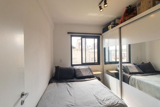 Quarto de apartamento à venda com 1 quarto, 28m² em Santa Quiteria, Curitiba