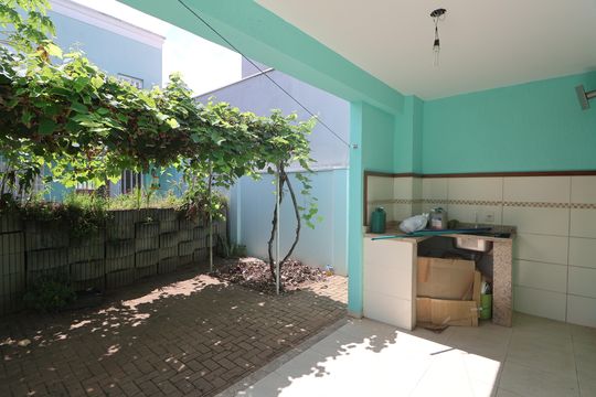 Quintal de casa à venda com 5 quartos, 327m² em Fátima, Canoas