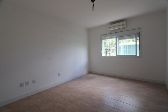 Quarto Suíte de casa à venda com 5 quartos, 327m² em Fátima, Canoas