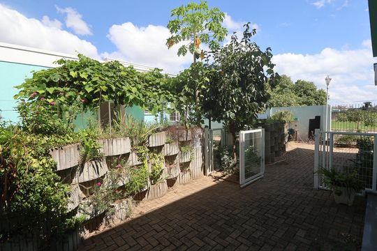 Quintal de casa à venda com 5 quartos, 327m² em Fátima, Canoas