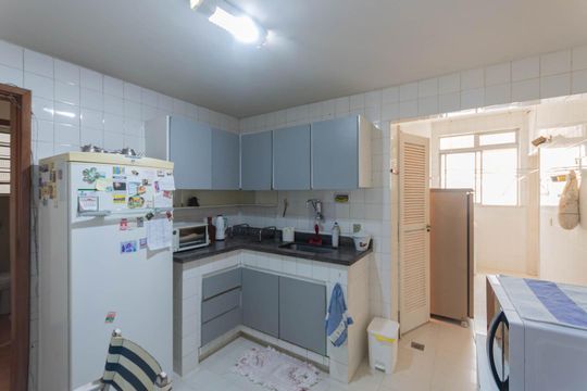 Cozinha de apartamento à venda com 3 quartos, 122m² em Grajaú, Rio de Janeiro