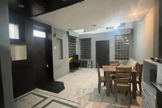Sala / Cozinha de casa à venda com 3 quartos, 100m² em Centro Histórico, Porto Alegre