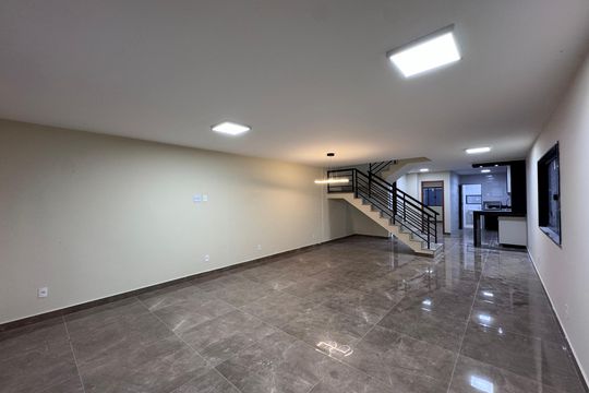 Sala de casa de condomínio à venda com 4 quartos, 410m² em Recreio dos Bandeirantes, Rio de Janeiro