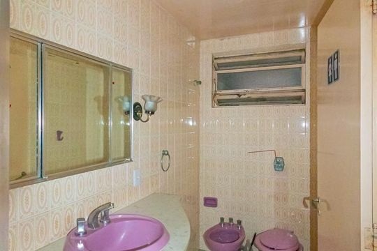 Banheiro de apartamento à venda com 2 quartos, 80m² em Centro, Canoas