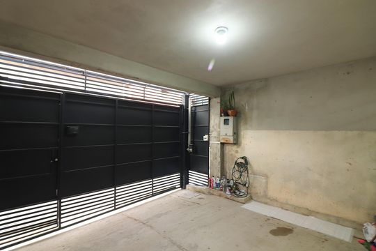 Garagem de casa à venda com 3 quartos, 118m² em Montanhão, São Bernardo do Campo