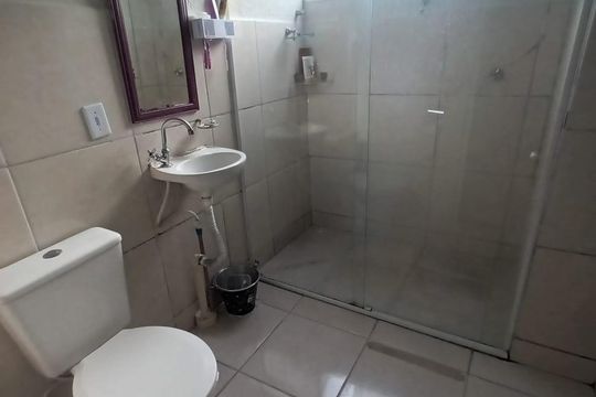 Banheiro de apartamento à venda com 2 quartos, 44m² em Anil, Rio de Janeiro