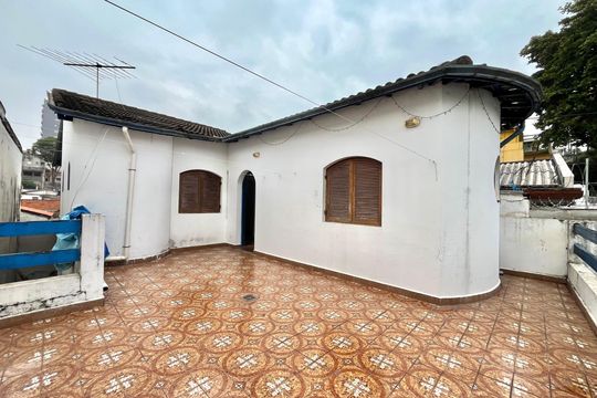 Área externa de casa para alugar com 4 quartos, 140m² em Vila Santa Catarina, São Paulo