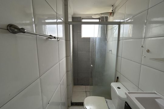 Banheiro de apartamento para alugar com 2 quartos, 75m² em Tomás Coelho, Rio de Janeiro