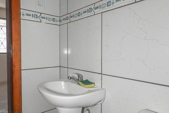 Banheiro 2 de casa à venda com 2 quartos, 130m² em Jardim Carvalho, Porto Alegre
