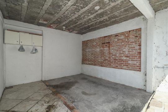 Garagem de casa à venda com 2 quartos, 130m² em Jardim Carvalho, Porto Alegre