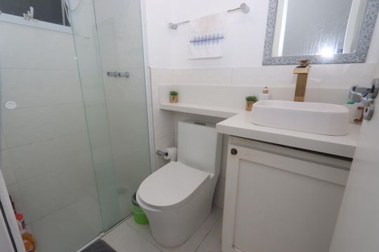 Banheiro de apartamento à venda com 2 quartos, 51m² em Vila Bela, São Paulo