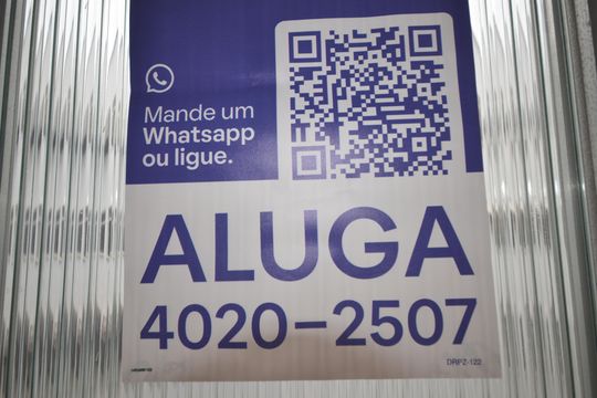 Placa instalada de apartamento para alugar com 2 quartos, 50m² em Guadalupe, Rio de Janeiro
