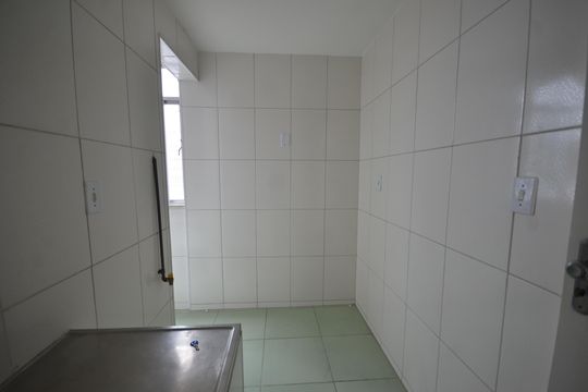 Cozinha de apartamento para alugar com 2 quartos, 50m² em Guadalupe, Rio de Janeiro