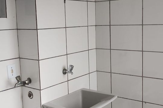 Área de serviço de apartamento para alugar com 2 quartos, 48m² em Jardim Helena, Cotia
