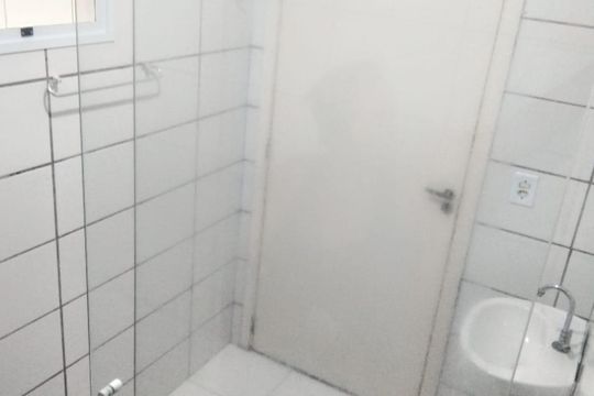 Banheiro de apartamento para alugar com 2 quartos, 48m² em Jardim Helena, Cotia