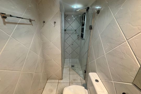 Banheiro de apartamento para alugar com 2 quartos, 55m² em Csb 6, Brasília