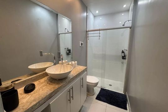 Banheiro de apartamento à venda com 3 quartos, 152m² em Copacabana, Rio de Janeiro