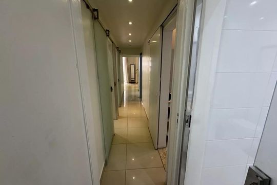Corredor de apartamento à venda com 3 quartos, 152m² em Copacabana, Rio de Janeiro