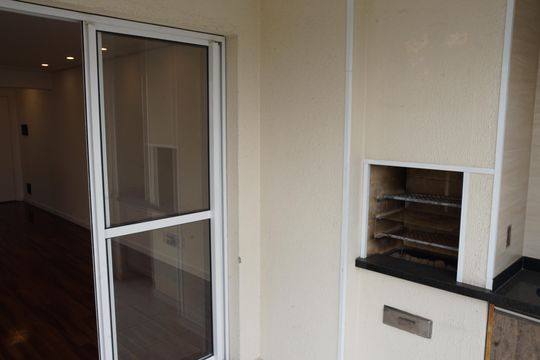 Sacada de apartamento à venda com 2 quartos, 75m² em Vila Augusta, Guarulhos