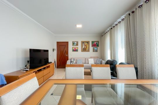 Sala de casa à venda com 4 quartos, 184m² em Bela Vista, Osasco