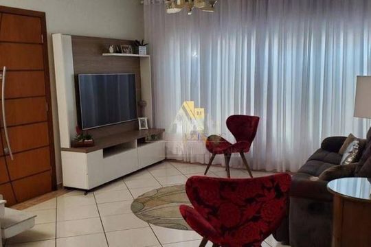 Casa à venda com 3 quartos, 150m² em Vila Alzira, Santo André