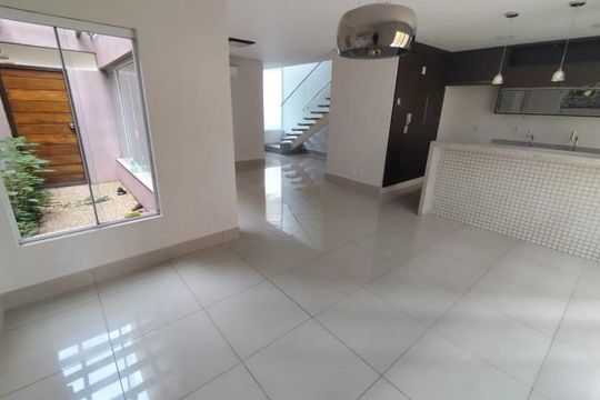 Casa de Condomínio para alugar com 3 quartos, 150m² em Granja Marileusa, Uberlândia