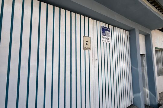 Fachada de casa à venda com 3 quartos, 190m² em Jardim Mirante, Várzea Paulista