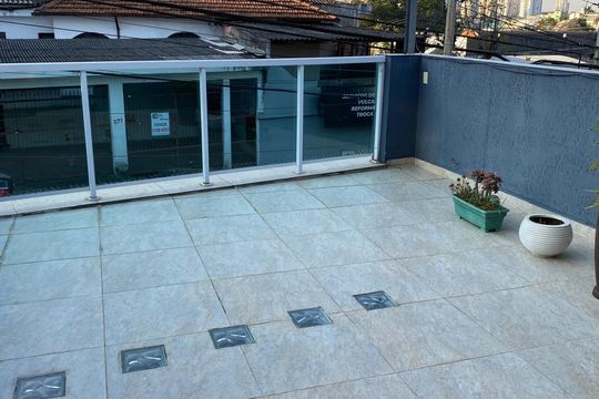 Área externa de casa à venda com 2 quartos, 139m² em Vila Eldizia, Santo André