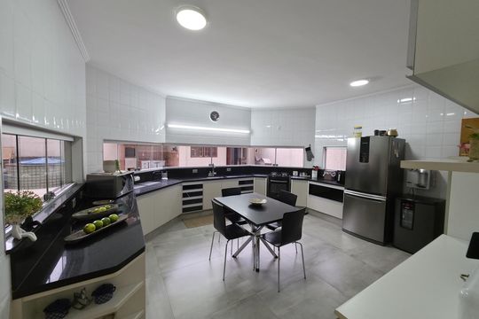 Cozinha de casa à venda com 4 quartos, 373m² em Jardim Sao Caetano, São Caetano do Sul