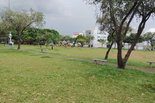 Apartamento para alugar com 2 quartos, 84m² em Santa Mônica, Uberlândia