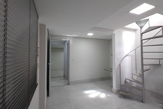 Sala de apartamento para alugar com 2 quartos, 84m² em Santa Mônica, Uberlândia