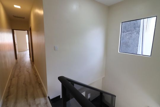 Corredor de casa para alugar com 3 quartos, 151m² em Jardim das Flores, Osasco