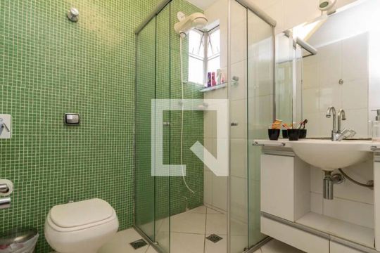 banheiro 3 de apartamento à venda com 4 quartos, 130m² em Buritis, Belo Horizonte