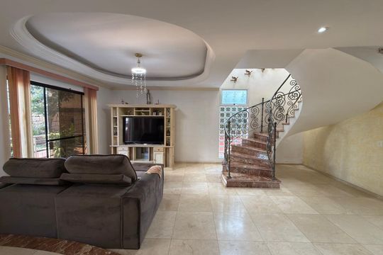 Casa à venda com 4 quartos, 404m² em Jardim das Samambaias, Jundiaí