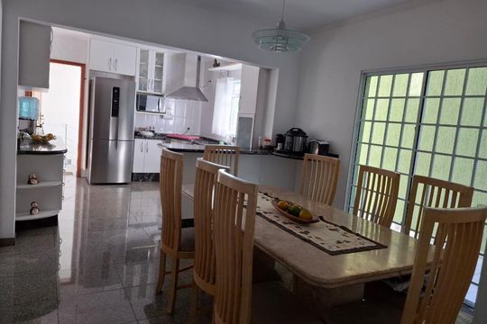Casa à venda com 3 quartos, 216m² em Jardim Textil, São Paulo