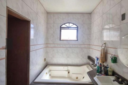 Casa para alugar com 6 quartos, 400m² em Tres Barras, Contagem