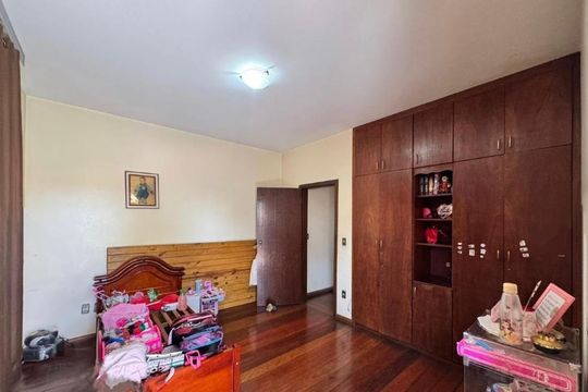 Casa para alugar com 6 quartos, 400m² em Tres Barras, Contagem
