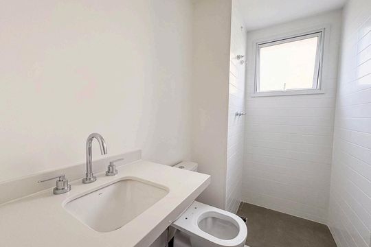 Banheiro de apartamento à venda com 4 quartos, 157m² em Vila Anastácio, São Paulo