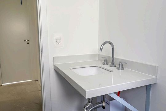 Banheiro de apartamento à venda com 4 quartos, 157m² em Vila Anastácio, São Paulo