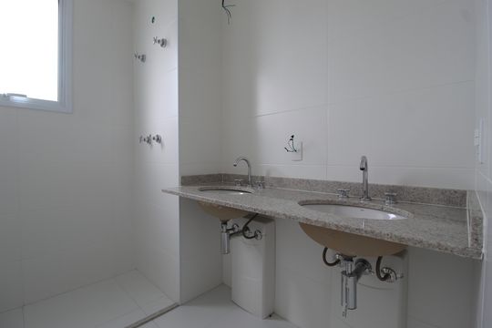 Banheiro da Suíte 3 de apartamento à venda com 3 quartos, 163m² em Indianópolis, São Paulo
