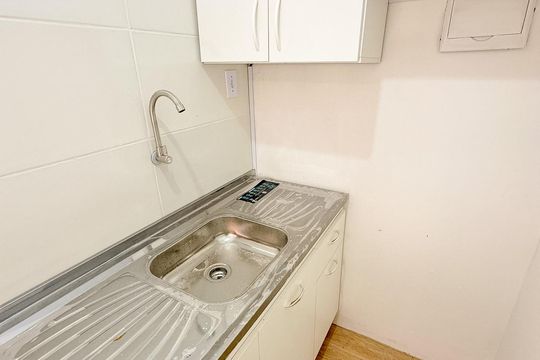 Cozinha de kitnet/studio para alugar com 1 quarto, 18m² em Jardim Cidade de Florianopolis, São José