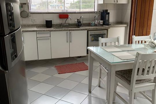 Casa à venda com 3 quartos, 220m² em Jardim da Gloria, São Paulo