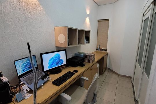 Casa à venda com 3 quartos, 220m² em Jardim da Gloria, São Paulo