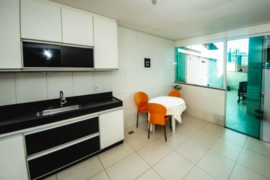 Apartamento à venda com 3 quartos, 90m² em Itapoã, Belo Horizonte