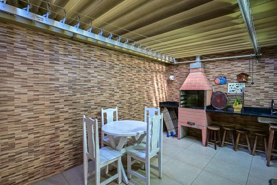 Churrasqueira de casa à venda com 3 quartos, 180m² em Parque Regina, São Paulo