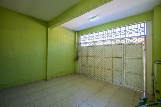 Garagem de casa à venda com 3 quartos, 180m² em Parque Regina, São Paulo