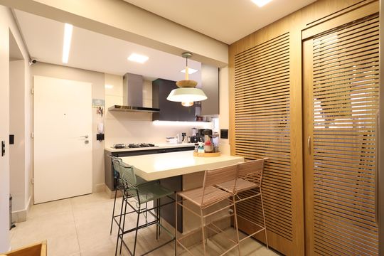 Cozinha de apartamento à venda com 4 quartos, 175m² em Pompeia, São Paulo