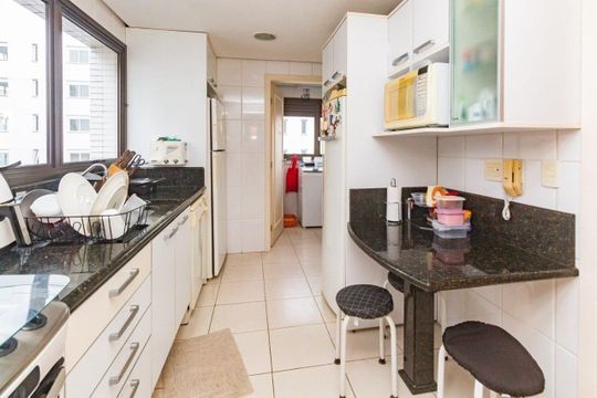 Cozinha de apartamento para alugar com 3 quartos, 133m² em Petrópolis, Porto Alegre