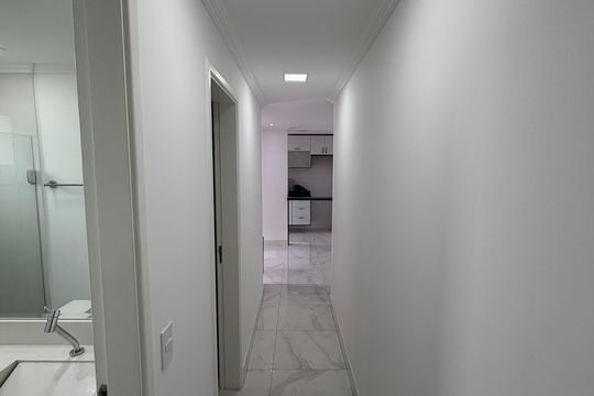 Corredor de apartamento para alugar com 2 quartos, 52m² em Socorro, São Paulo